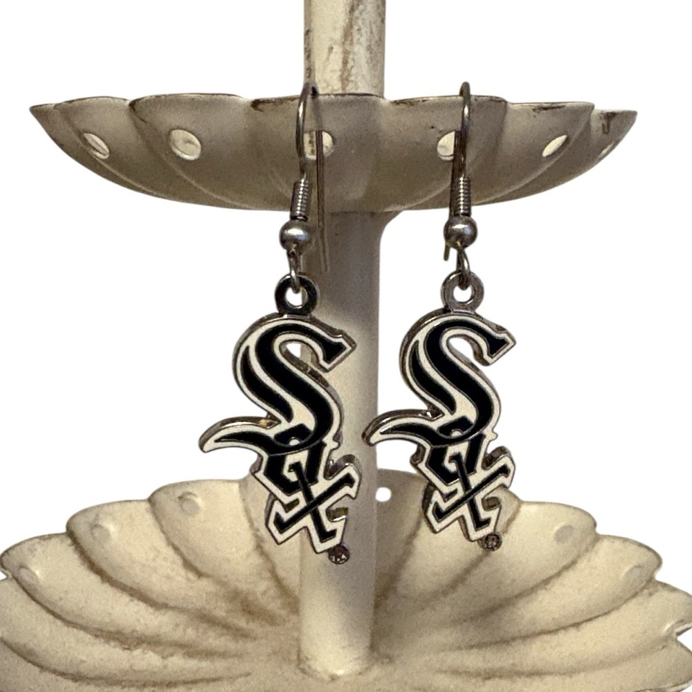 WinCraft MLB Chicago White Sox Logo Earrings Dangle White and Black New
